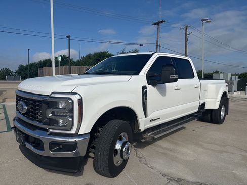Used 2024 Ford F350 Lariat w/ FX4 Off-Road Package AWD/4WD image 8