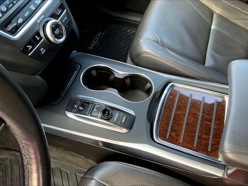 Used 2020 Acura MDX SH-AWD image 16