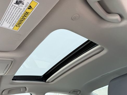 Used 2023 Honda Accord Touring image 10