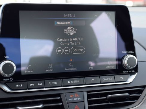 Used 2025 Nissan Altima 2.5 SV AWD/4WD image 13