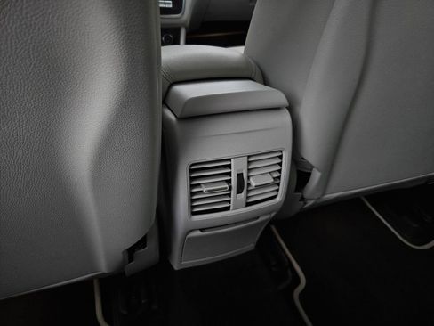 Used 2019 Mercedes-Benz GLA 250 image 16