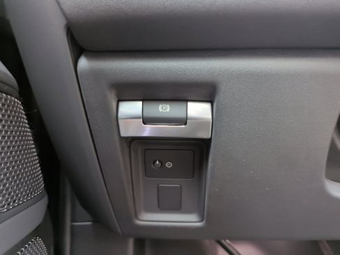 Used 2023 Land Rover Defender 110 X-Dynamic SE image 26