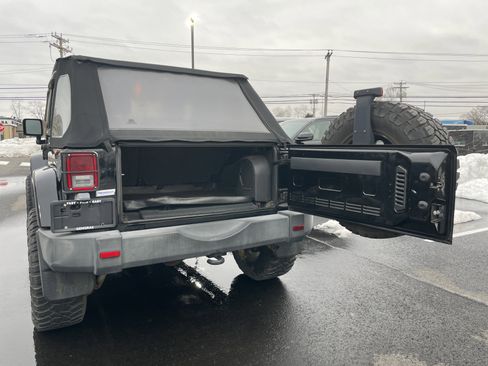 Used 2007 Jeep Wrangler Unlimited Sahara image 21