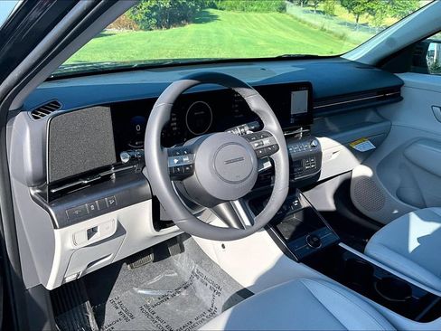 Used 2025 Hyundai Kona SEL FWD image 4
