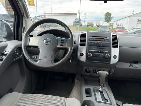 Used 2012 Nissan Frontier SV AWD/4WD image 10