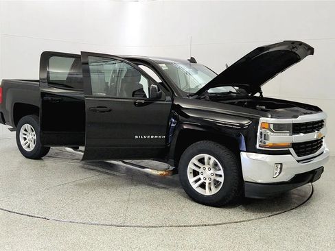 Used 2017 Chevrolet Silverado 1500 LT w/ All Star Edition RWD image 9