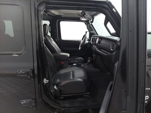 Used 2021 Jeep Wrangler Unlimited Sahara w/ Uconnect 4C Nav & Sound Group image 19