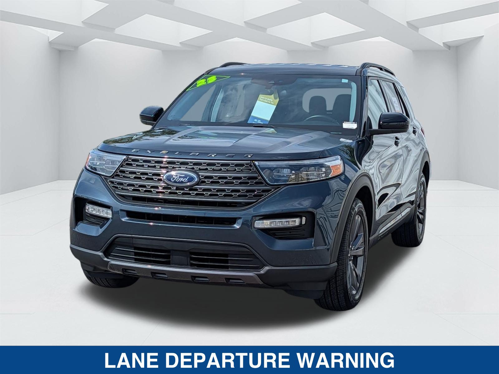 Certified 2023 Ford Explorer XLT w/ Equipment Group 202A RWD image 8