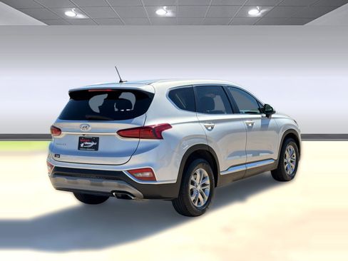 Used 2020 Hyundai Santa Fe SE image 9