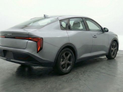 Used 2025 Kia K4 LXS image 9