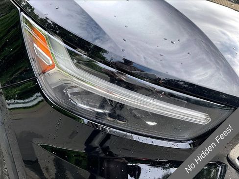 Used 2020 Volvo XC40 T5 Momentum w/ Protection Package Premier AWD/4WD image 26