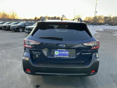 Used 2023 Subaru Outback Premium image 7