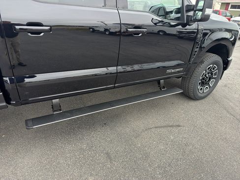 New 2026 Ford F250 Platinum w/ FX4 Off-Road Package AWD/4WD image 5