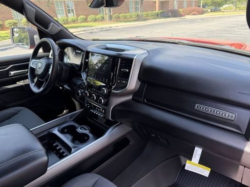 Used 2024 RAM 1500 Big Horn AWD/4WD image 39