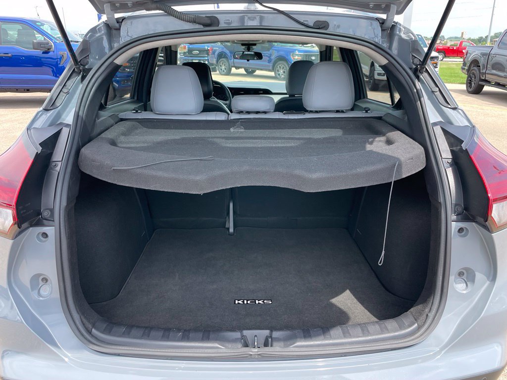 Used 2024 Nissan Kicks SR w/ SR Premium Package FWD image 29