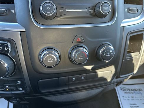 Used 2021 RAM 1500 Classic SLT image 18