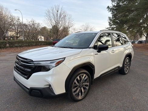 Used 2025 Subaru Forester Touring image 2