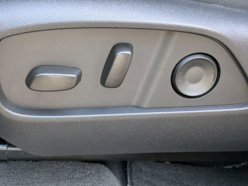 New 2026 Chevrolet Equinox LT w/ Convenience Package II image 21