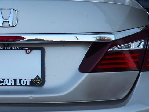 Used 2016 Honda Accord LX image 20