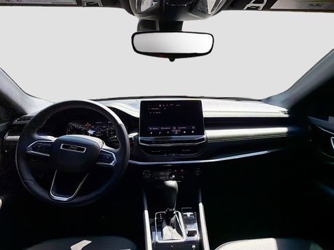 Used 2024 Jeep Compass Latitude w/ Altitude Special Edition image 15