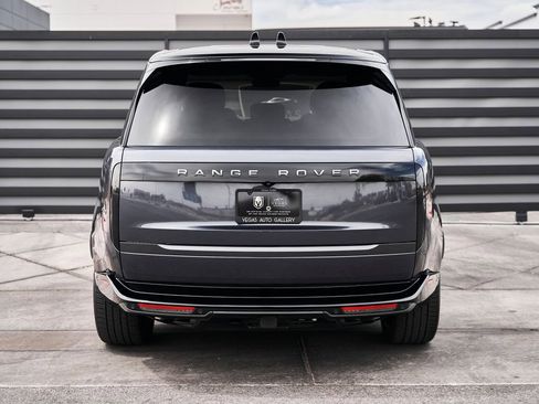 Used 2025 Land Rover Range Rover SE AWD/4WD image 13