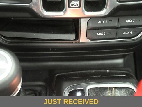 Used 2021 Jeep Wrangler Unlimited Sahara AWD/4WD image 14