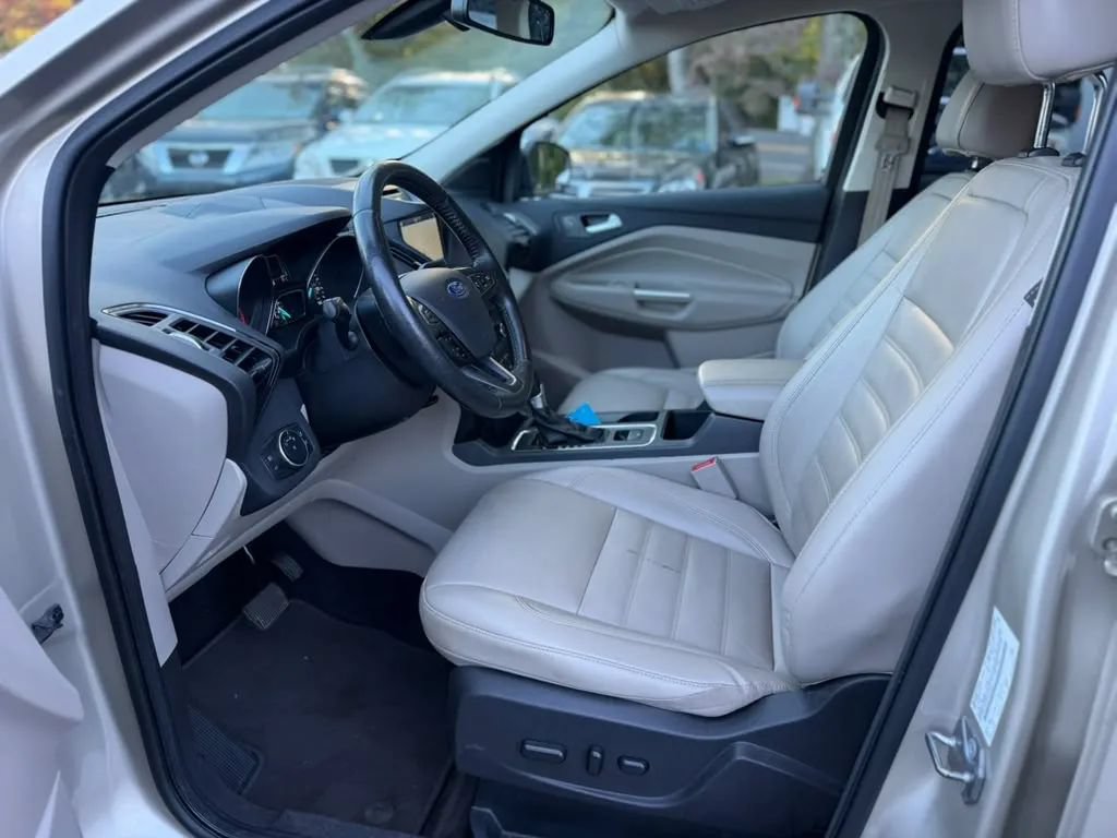 Used 2017 Ford Escape Titanium AWD/4WD image 20