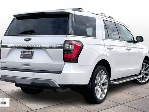 Used 2019 Ford Expedition Limited w/ Equipment Group 302A AWD/4WD image 12