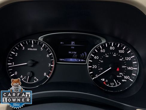 Used 2017 Nissan Pathfinder Platinum w/ Family Entertainment Package image 15