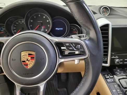 Used 2018 Porsche Cayenne Platinum Edition image 7