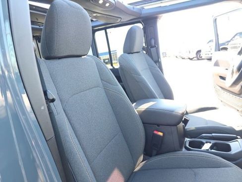 Used 2025 Jeep Wrangler Unlimited Sahara w/ Safety Group image 39