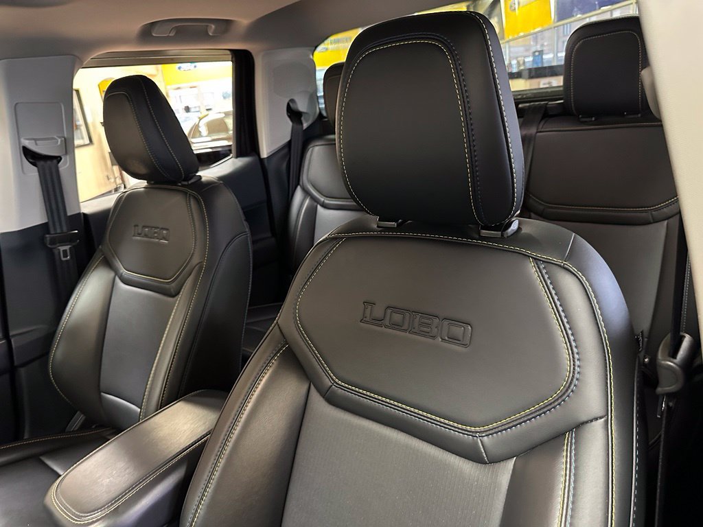 Used 2025 Ford Maverick Lobo AWD/4WD image 13