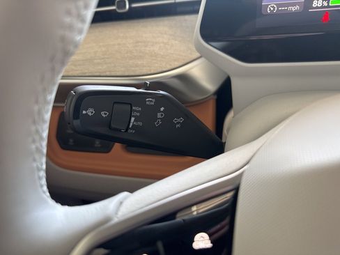 New 2025 Volkswagen ID. Buzz 1st Edition image 18