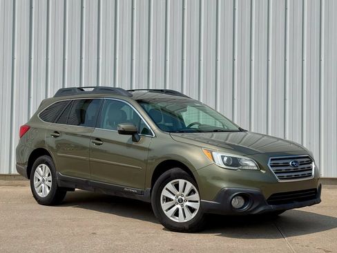 Used 2015 Subaru Outback 2.5i Premium AWD/4WD image 8