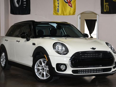 Used 2016 MINI Cooper Clubman FWD image 3