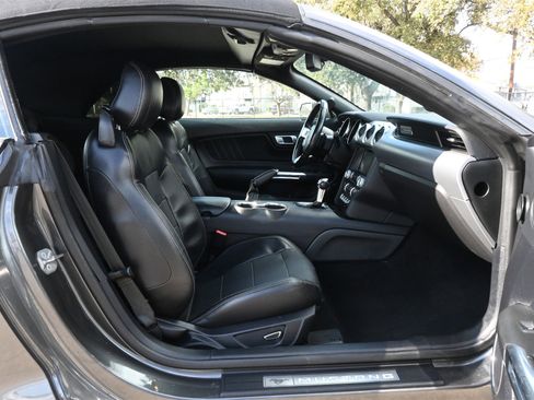 Used 2019 Ford Mustang Premium image 25