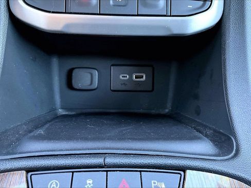 Used 2023 GMC Acadia SLE w/ Driver Convenience Package AWD/4WD image 16