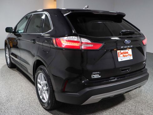 Used 2022 Ford Edge SEL image 9