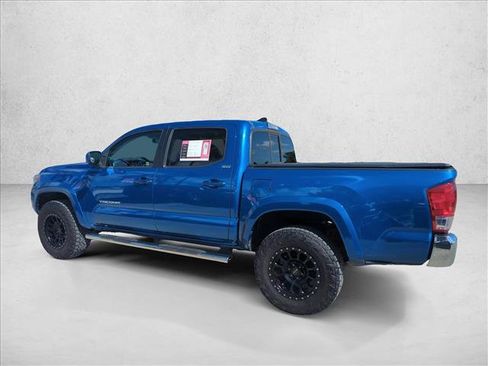 Used 2017 Toyota Tacoma SR5 w/ SR5 Appearance Package (SM) RWD image 8