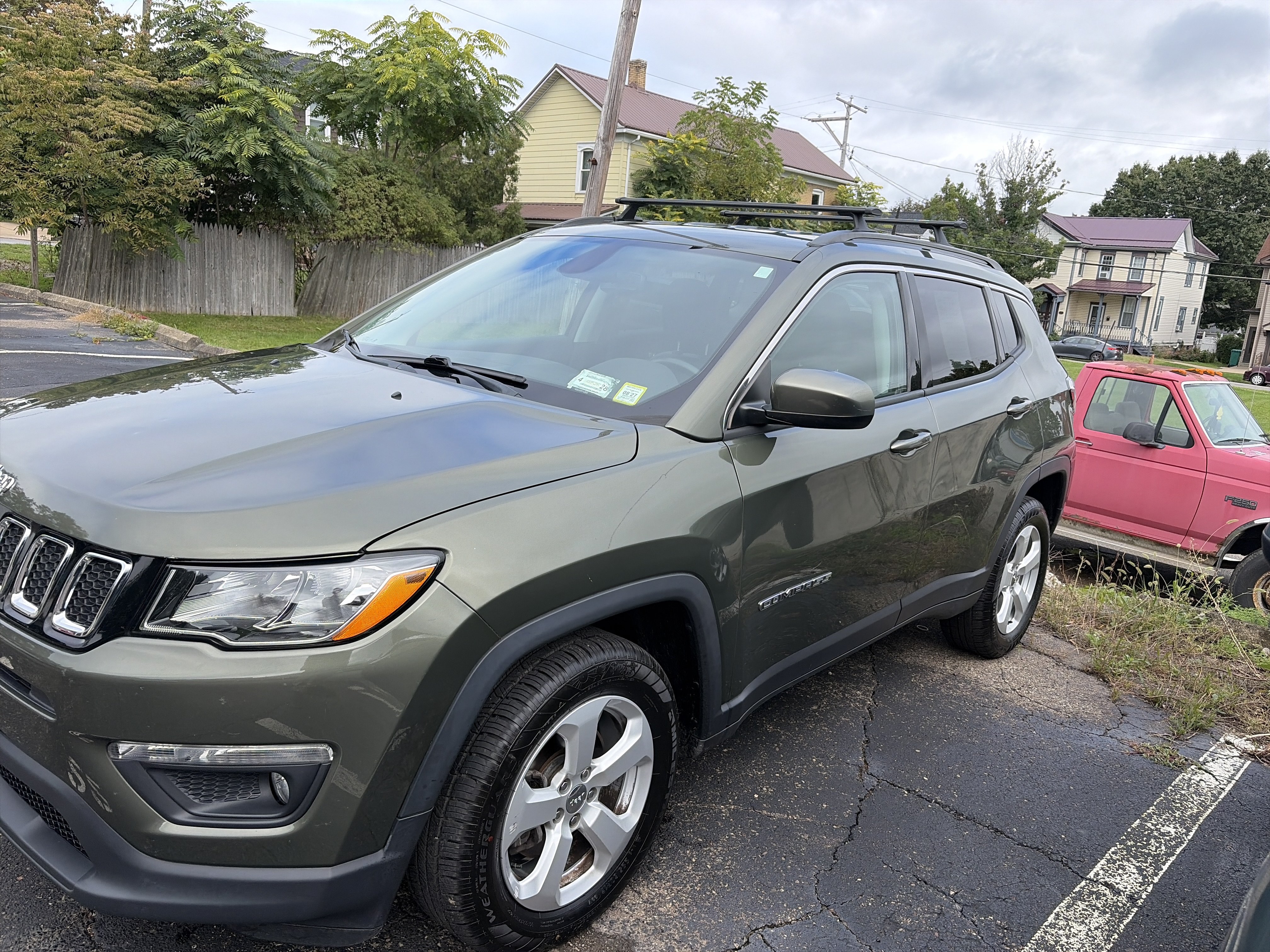 Used 2018 Jeep Compass Latitude w/ Cold Weather Group AWD/4WD image 1
