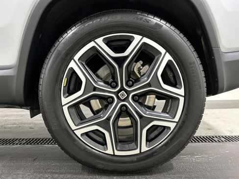 Used 2025 Rivian R1S Adventure AWD/4WD image 10