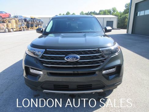 Used 2024 Ford Explorer XLT w/ Equipment Group 202A AWD/4WD image 9