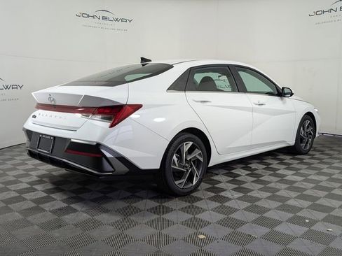 Used 2025 Hyundai Elantra SEL image 9