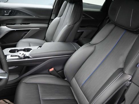 New 2026 Cadillac Lyriq V image 17