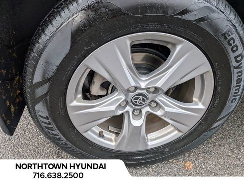 Used 2024 Toyota RAV4 XLE image 40