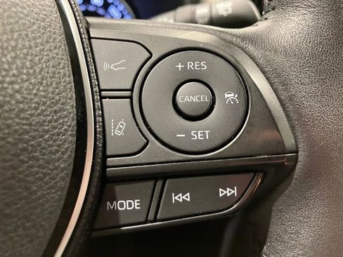Used 2020 Toyota RAV4 XLE w/ XLE Grade Weather Package AWD/4WD image 46