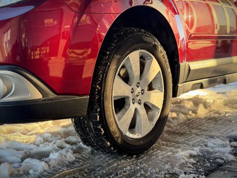 Used 2012 Subaru Outback 2.5i Limited image 21