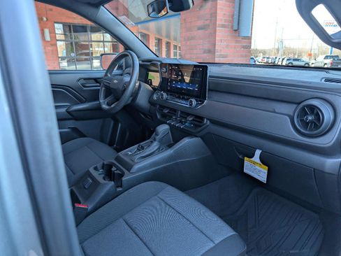 Used 2024 Chevrolet Colorado W/T image 22