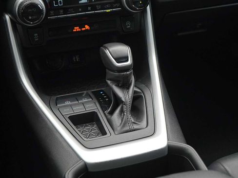 Used 2024 Toyota RAV4 XLE Premium image 20