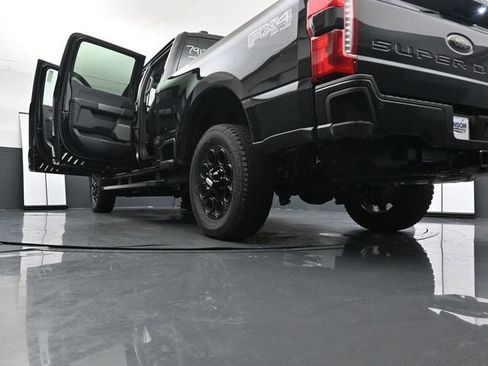 New 2026 Ford F250 Lariat w/ Black Appearance Package AWD/4WD image 37